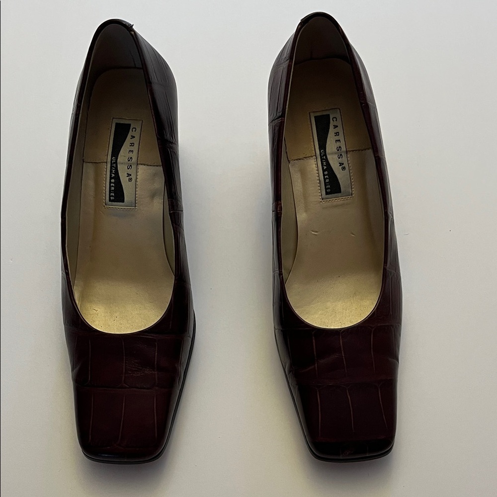 Carezza Maroon Croc-Embossed Heels